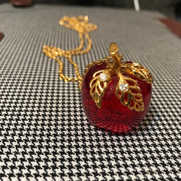 Vintage Avon Lucite Elegant Apple 